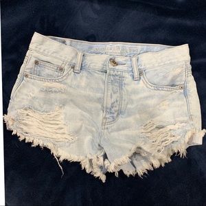 **SOLD** Light wash shorts